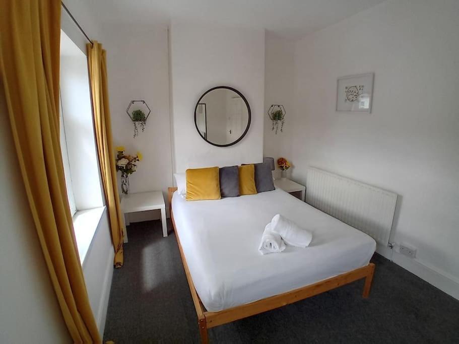 Large Family Home Central Location 3 Double Bedrooms And 1 Single Bedroom Cardiff Eksteriør bilde