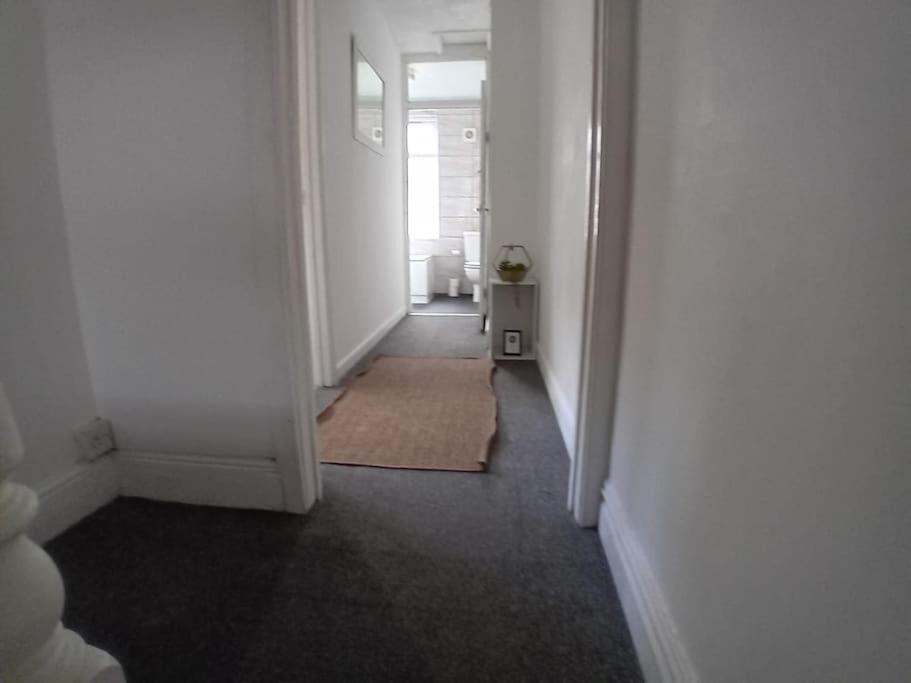 Large Family Home Central Location 3 Double Bedrooms And 1 Single Bedroom Cardiff Eksteriør bilde