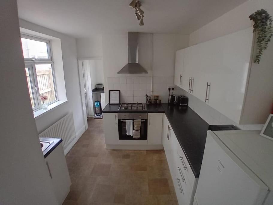 Large Family Home Central Location 3 Double Bedrooms And 1 Single Bedroom Cardiff Eksteriør bilde