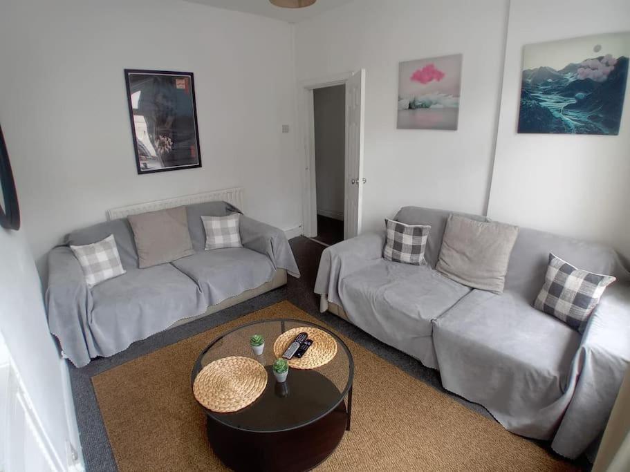 Large Family Home Central Location 3 Double Bedrooms And 1 Single Bedroom Cardiff Eksteriør bilde