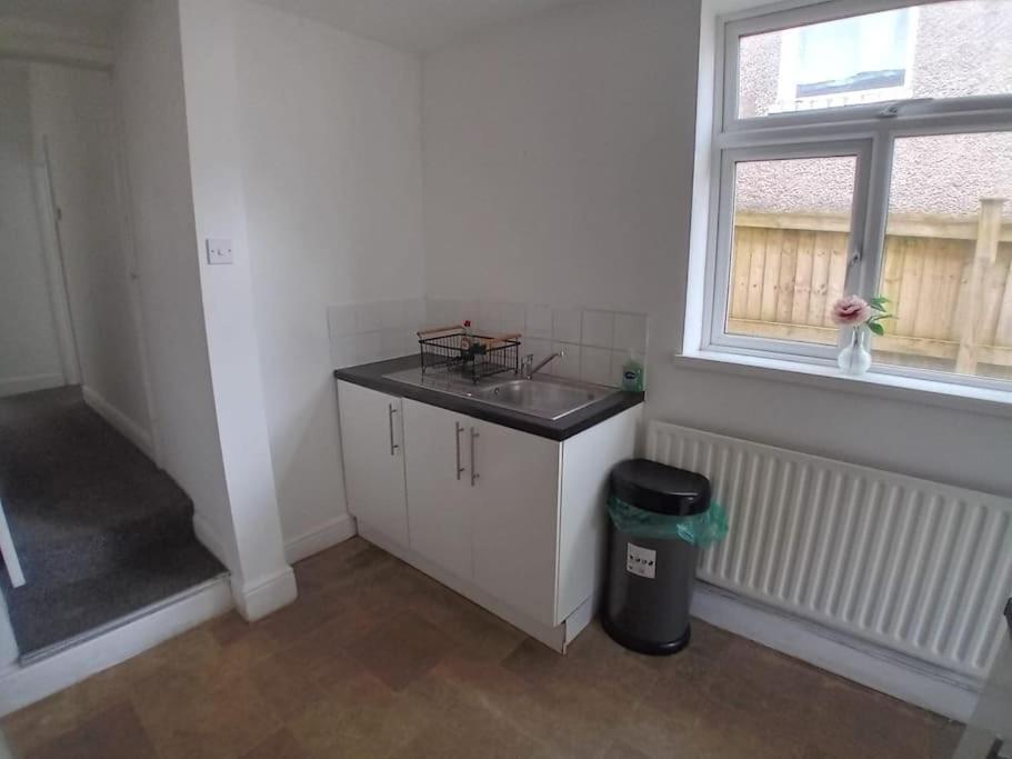 Large Family Home Central Location 3 Double Bedrooms And 1 Single Bedroom Cardiff Eksteriør bilde
