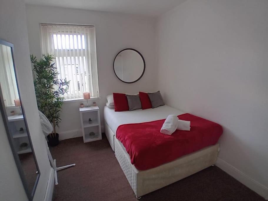 Large Family Home Central Location 3 Double Bedrooms And 1 Single Bedroom Cardiff Eksteriør bilde